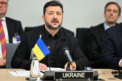 Tổng thống Ukraine tuyên bố đã ra lệnh tấn công phủ đầu Nga, Moscow nói sẵn sàng hòa đàm