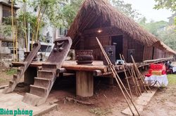 'Cuốn gia phả' viết bằng gỗ, tre, nứa của đồng bào Ê Đê
