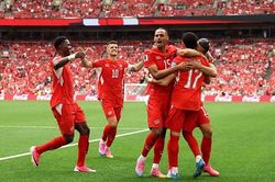 Thắng 2-1, Thụy Sỹ đứng đầu bảng B, đẩy Canada xa sân nhà