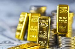 Giá vàng thế giới lao dốc, thấp nhất hơn 7 tháng qua