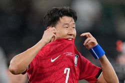Son Heung-min bị đẩy l&ecirc;n ghế dự bị, người H&agrave;n Quốc phản ứng thế n&agrave;o?