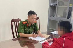 Hà Nội: Công an làm việc với shipper túm tóc kéo lê cô gái trên vỉa hè