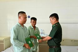 Truy đuổi xuồng không biển số, nhiều chiến sĩ biên phòng Quảng Ninh bị thương