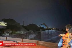 CSGT đường thủy Hà Nội đình chỉ hoạt động 2 bến bãi không phép trên sông Hồng