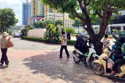 X&aacute;c minh vụ shipper k&eacute;o t&oacute;c, h&agrave;nh hung nữ kh&aacute;ch h&agrave;ng khi giao đồ ăn ở H&agrave; Nội