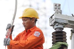 Bộ Công Thương tính toán áp dụng giá điện theo khung giờ với khách hàng sinh hoạt