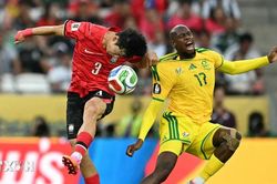 Trực tiếp Nam Phi-H&agrave;n Quốc 0-0: Phung ph&iacute; cơ hội