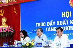 Xuất khẩu tăng trưởng hai con số: Gỡ 'điểm nghẽn', chủ động vượt rào cản Xanh