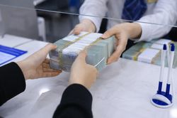 Nới trần vốn ngắn hạn lên 40%: Ngân hàng thêm room, thêm rủi ro