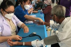 Tin vui từ năm nay: Người cao tuổi được hưởng kh&aacute;m sức khỏe miễn ph&iacute; &iacute;t nhất 1 lần/năm