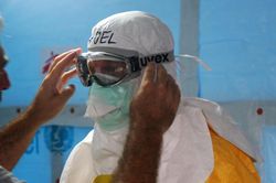 Ch&iacute;nh phủ Ph&aacute;p x&aacute;c nhận b&aacute;c sĩ hồi hương từ Congo l&agrave; ca nhiễm ebola đầu ti&ecirc;n