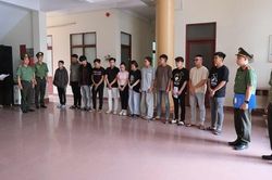 Khởi tố 12 bị can mua b&aacute;n tr&aacute;i ph&eacute;p hơn 3.500 t&agrave;i khoản ng&acirc;n h&agrave;ng