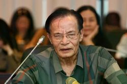 Tăng trưởng hai con số giữa biến động toàn cầu