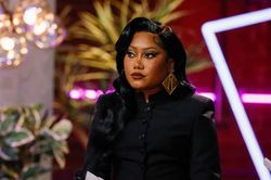 Nữ ca sĩ đoạt giải Grammy Muni Long tiết lộ từng chỉ còn 1 tuần để sống, phải ghép phổi kép để giành lại sự sống