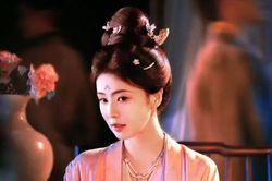 Bạch Lộc dẫn đầu hai bảng xếp hạng lớn, giành ngôi vương KuYun tuần thứ 25