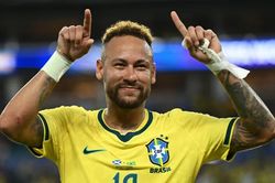 Si&ecirc;u sao Neymar trở lại đầy cảm x&uacute;c