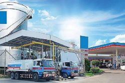Phó Thủ tướng Phạm Gia Túc chỉ đạo hoàn thiện dự thảo Nghị định xăng dầu, giảm khâu trung gian