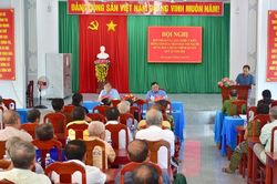 Cấp ủy, chính quyền xã Tân An đối thoại với dân