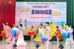 Sôi động chương trình “Hello Summer 2026” tại Trường Cao đẳng công nghiệp Bắc Ninh
