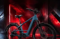Monarc Tracer ra mắt: Xe đạp điện đô thị sở hữu pin kép tiêu chuẩn và tầm vận hành 209 km