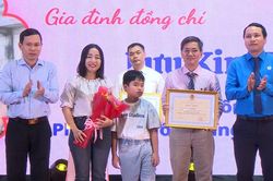 Gia Lai biểu dương 16 gia đình công nhân, viên chức, lao động tiêu biểu
