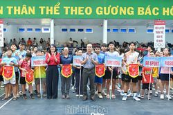Hơn 150 vận động viên thi đấu môn cầu lông tại Đại hội Thể dục thể thao phường Nha Trang