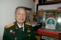 Đại t&aacute;, Anh h&ugrave;ng Lực lượng vũ trang nh&acirc;n d&acirc;n La Văn Cầu từ trần