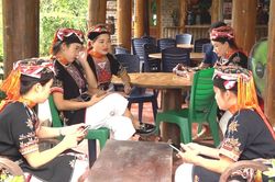 Khát vọng từ bản làng