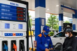 Thuế xăng dầu c&oacute; thể được miễn th&ecirc;m 3 th&aacute;ng: Gi&aacute; xăng từ 01/7 sẽ ra sao?