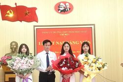Trường THPT Trần Nhật Duật kết nạp 3 đảng viên là học sinh ưu tú