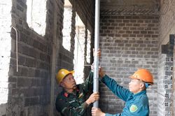 'Sao vuông' nghĩa tình ở vùng biên