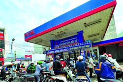 Cập nhật giá xăng hôm nay 25/6/2026: Giá xăng dầu thế giới giảm khỏi mức 70 USD/thùng