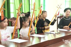 Những người phụ nữ gìn giữ bản sắc văn hóa dân tộc