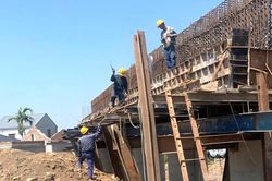 Ninh Bình tăng cường bảo đảm an toàn thi công trong mùa nắng nóng