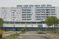 B&aacute;c sĩ l&agrave;m ở Bệnh viện Việt Đức, Bạch Mai cơ sở 2 được hỗ trợ 15,6 triệu đồng/th&aacute;ng