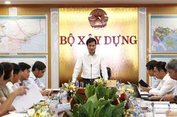 Thứ trưởng Nguyễn Tường Văn đề nghị Quảng Ninh khẩn trương ho&agrave;n thiện đề &aacute;n đ&ocirc; thị loại I