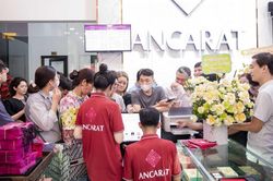 Giá bạc lao dốc: Có thương hiệu mất hơn 3 triệu đồng/kg