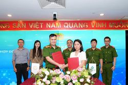 Ký kết triển khai VNeID trên ứng dụng 'IVIE - Bác sĩ ơi'