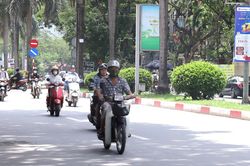 Hà Nội tiếp tục nắng nóng gay gắt
