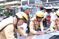 Không để xe dùng biển trắng 'lách luật' kinh doanh vận tải