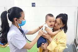 Cần chủ động bảo vệ sức khỏe người già, trẻ em trong thời điểm nắng nóng