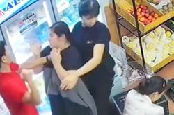 Vụ thai phụ bị đánh trong cửa hàng hoa quả ở Bắc Ninh: Xác định danh tính kẻ hành hung