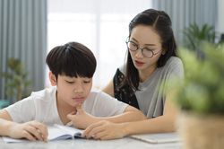 3 thứ 'độc hại' cha mẹ nên loại bỏ để nuôi dạy con nên người