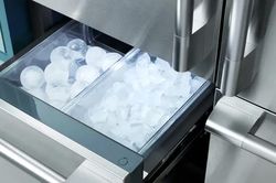 Mẹo làm đá nhanh hơn trong mùa hè: Chỉ một thay đổi nhỏ giúp tiết kiệm thời gian và điện năng