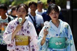 Vì sao người Nhật Bản ít khi đeo kính râm dù trời nắng gắt?