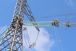 Miền Bắc ngốn điện kỷ lục, 4 mạch đường dây 500kV Bắc - Nam cung ứng thế nào?