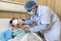 Nam sinh 16 tuổi bị xơ gan giai đoạn cuối được hồi sinh nhờ ca ghép gan kỳ diệu