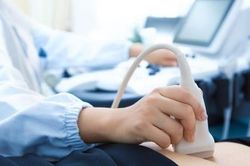 Cảnh báo u buồng trứng ở phụ nữ lớn tuổi