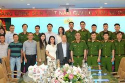 Bộ C&ocirc;ng an k&yacute; kết triển khai dịch vụ x&aacute;c thực điện tử qua VNeID tr&ecirc;n ứng dụng IVIE - B&aacute;c sĩ ơi