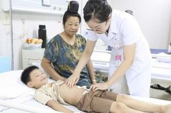 Nội soi xử lý tổn thương 'ẩn' ở bé trai 7 tuổi